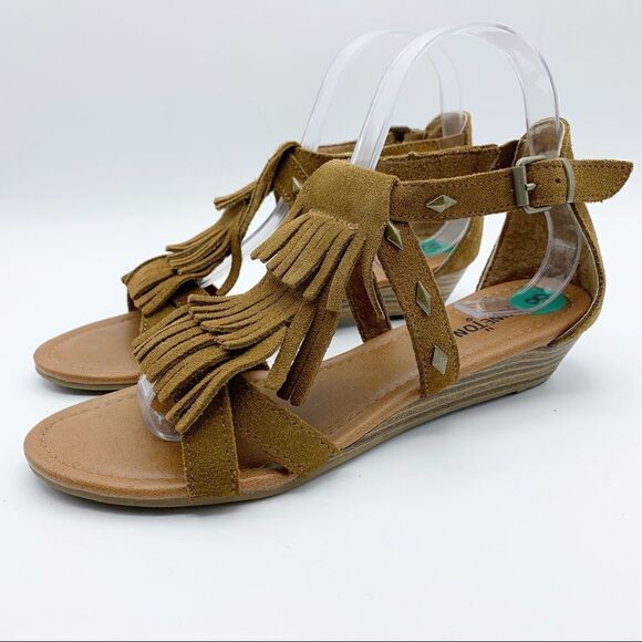 Minnetonka Merriam Suede Fringe Sandals Tan Wedge Sz 8 - Picture 1 of 13